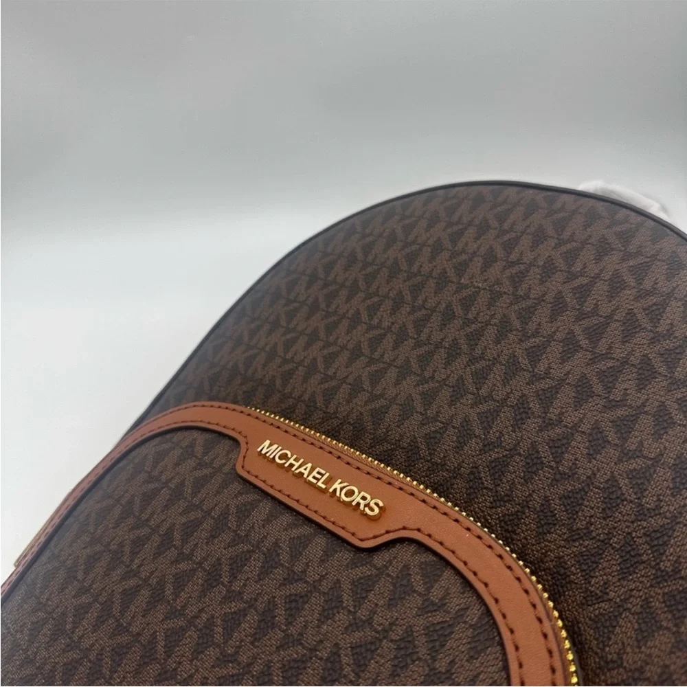 Michael Kors Medium Jaycee Zip Packet
Backpack Brown - Picture 11 of 14